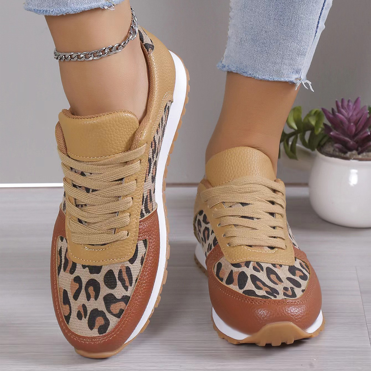 Women's Leopard Print Sneakers Comfortable Casual Shoes - Vonnera