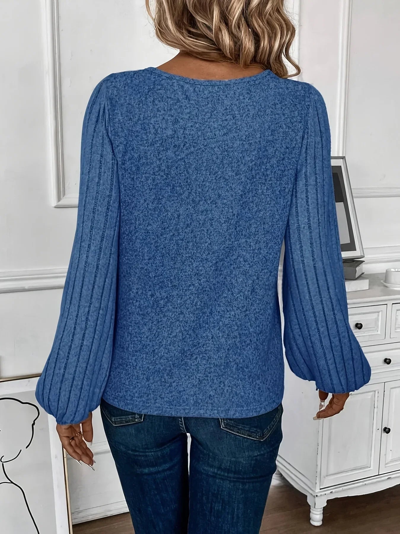 Women's Elegant Lantern Sleeve Sweater