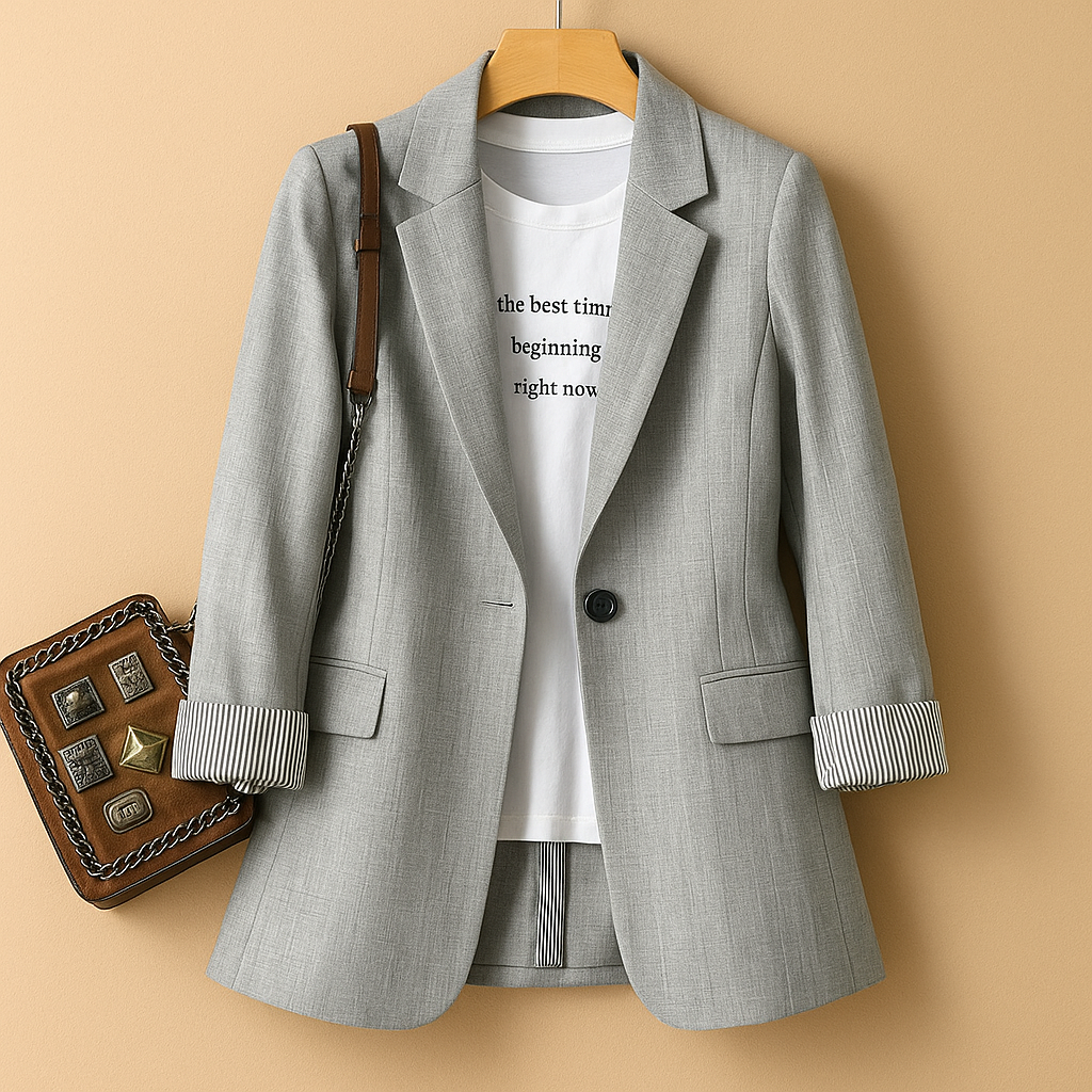 Casual women’s blazer with long sleeves and a tailored fit, ideal for office wear, everyday outings, and year-round styling.