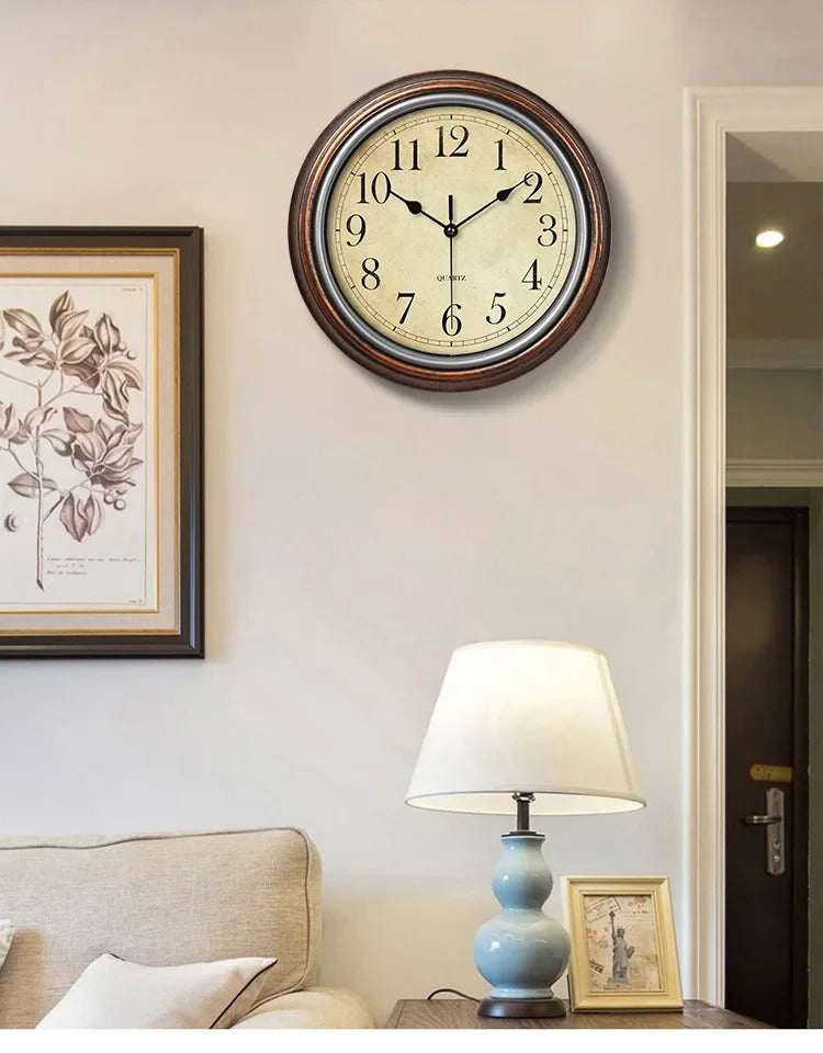 Classic Round Wall Clock Timeless Elegance - Vonnera