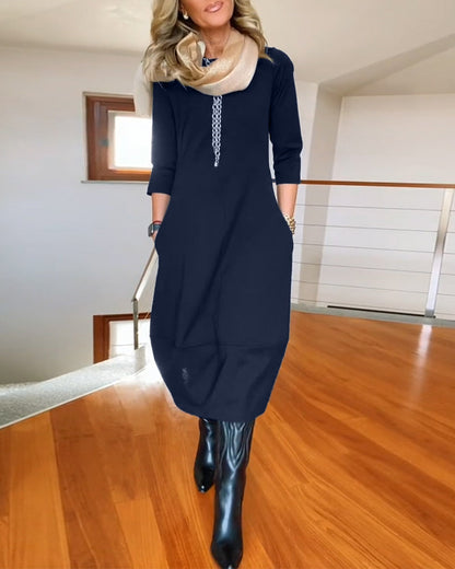 Elegant Flattering Women's Dress