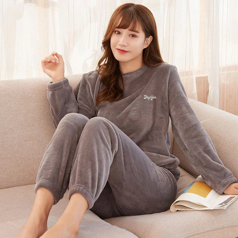 Women's Pajama Set Elegant Supreme Comfort - Vonnera