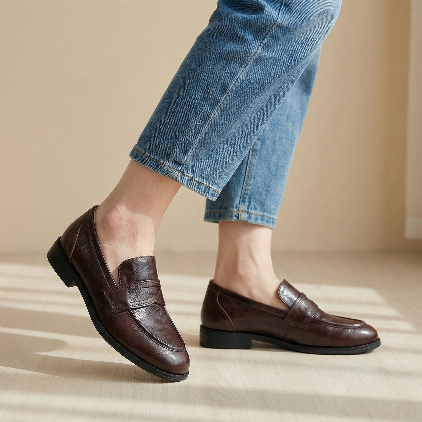Women's Leather Loafers - Vonnera
