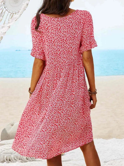 Daisy | Women's Ditsy Floral V-Neck Short Sleeve Smock Dress