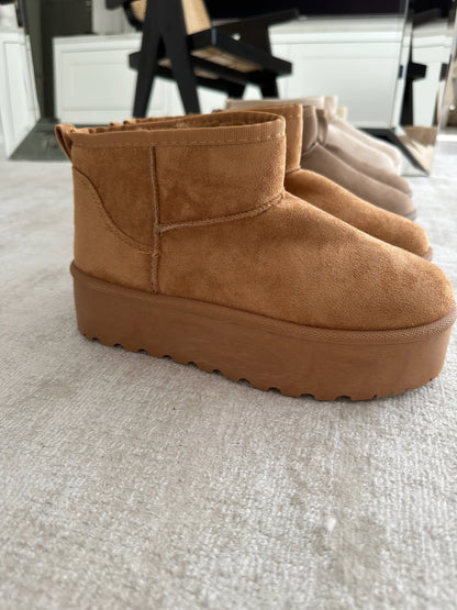 Women's Platform Pull-On Boots