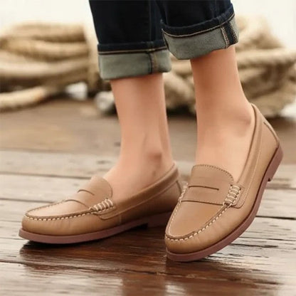 Women's Black Leather Moc Toe Loafers - Vonnera