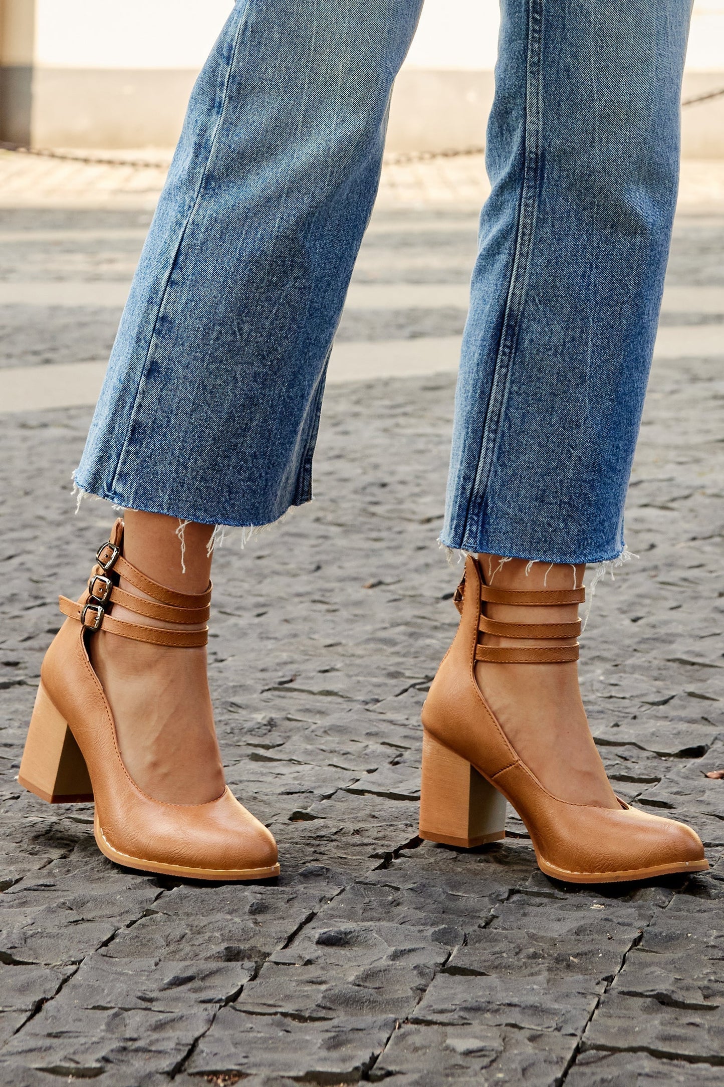 Women's Ankle Strap Sandals Smooth Thick Heel