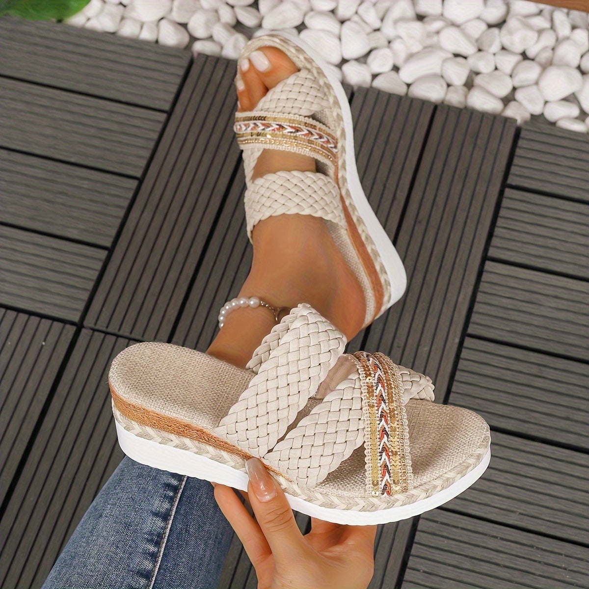 Women's Woven Slip On Sandals - Vonnera