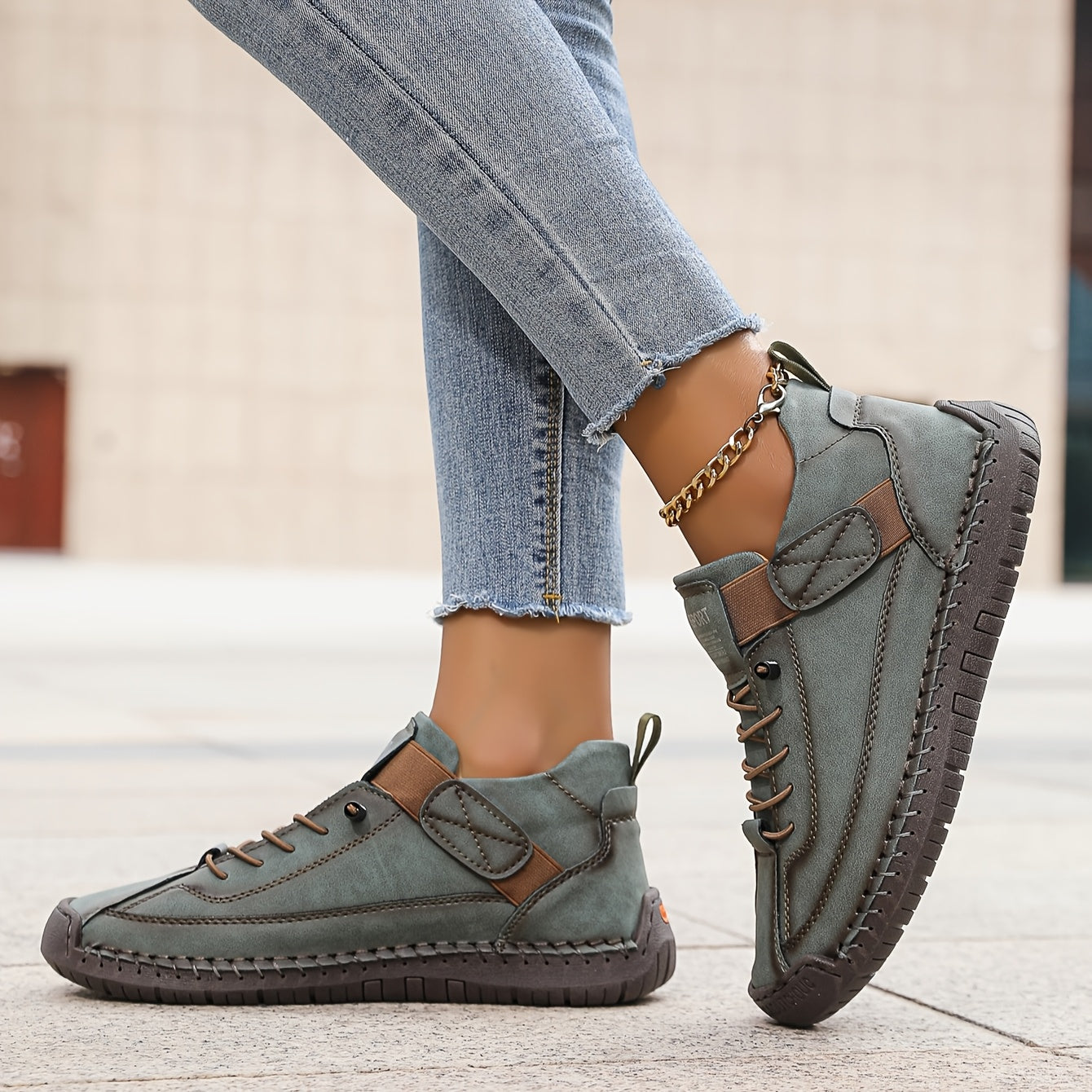 Women's Lace-Up Sneakers Low Cut Design - Vonnera