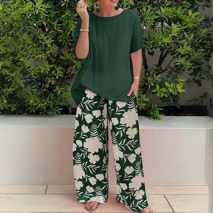 Women's Short Sleeve And Printed Shorts Set - Vonnera