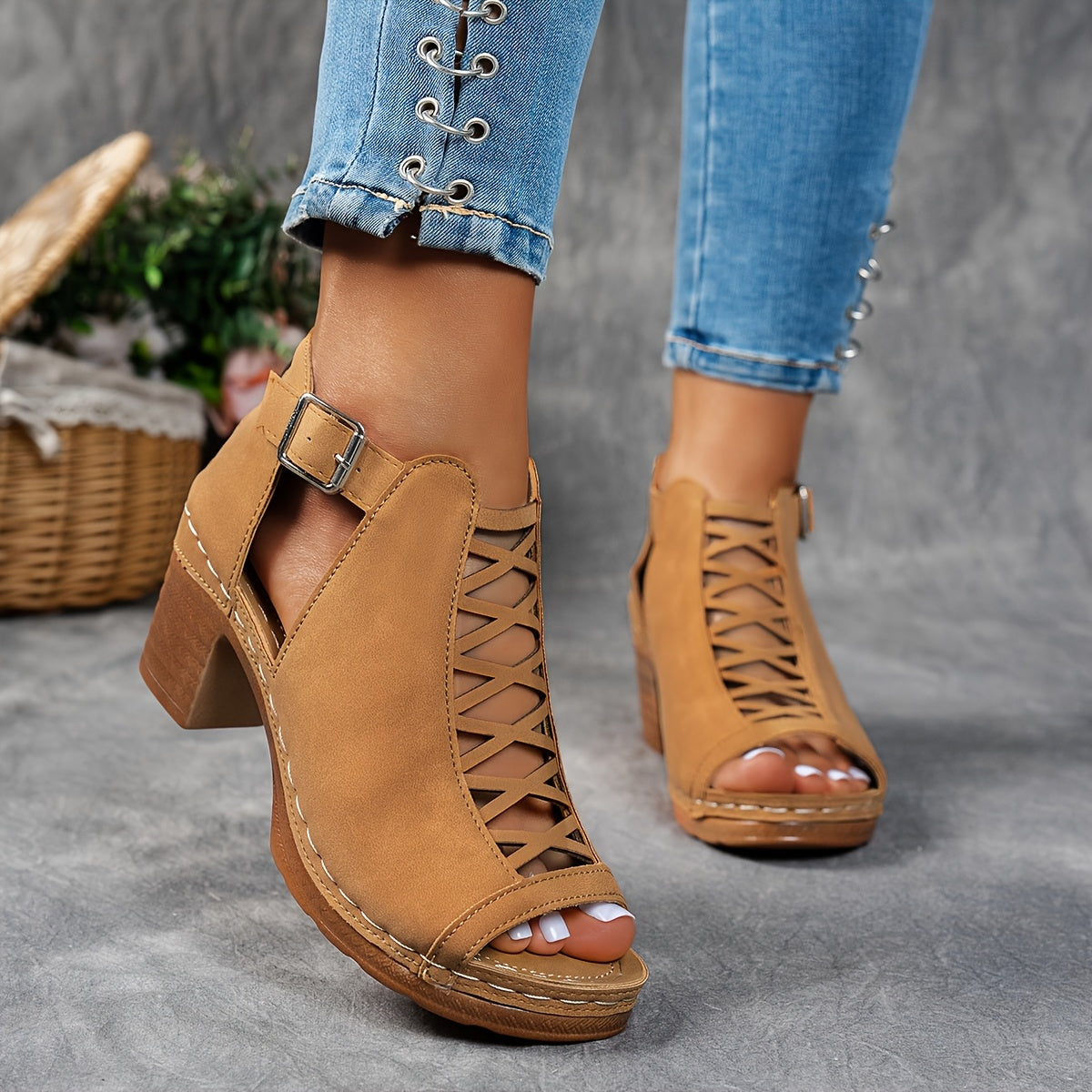 Lotus | Women's Cushioned Adjustable Sandals