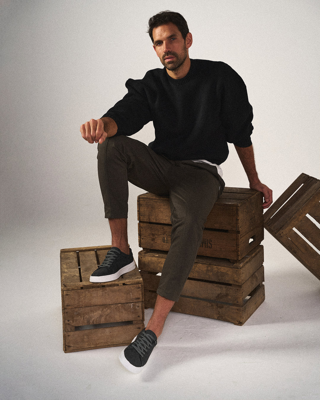 Men's Lace-Up Sneakers Minimalist Design