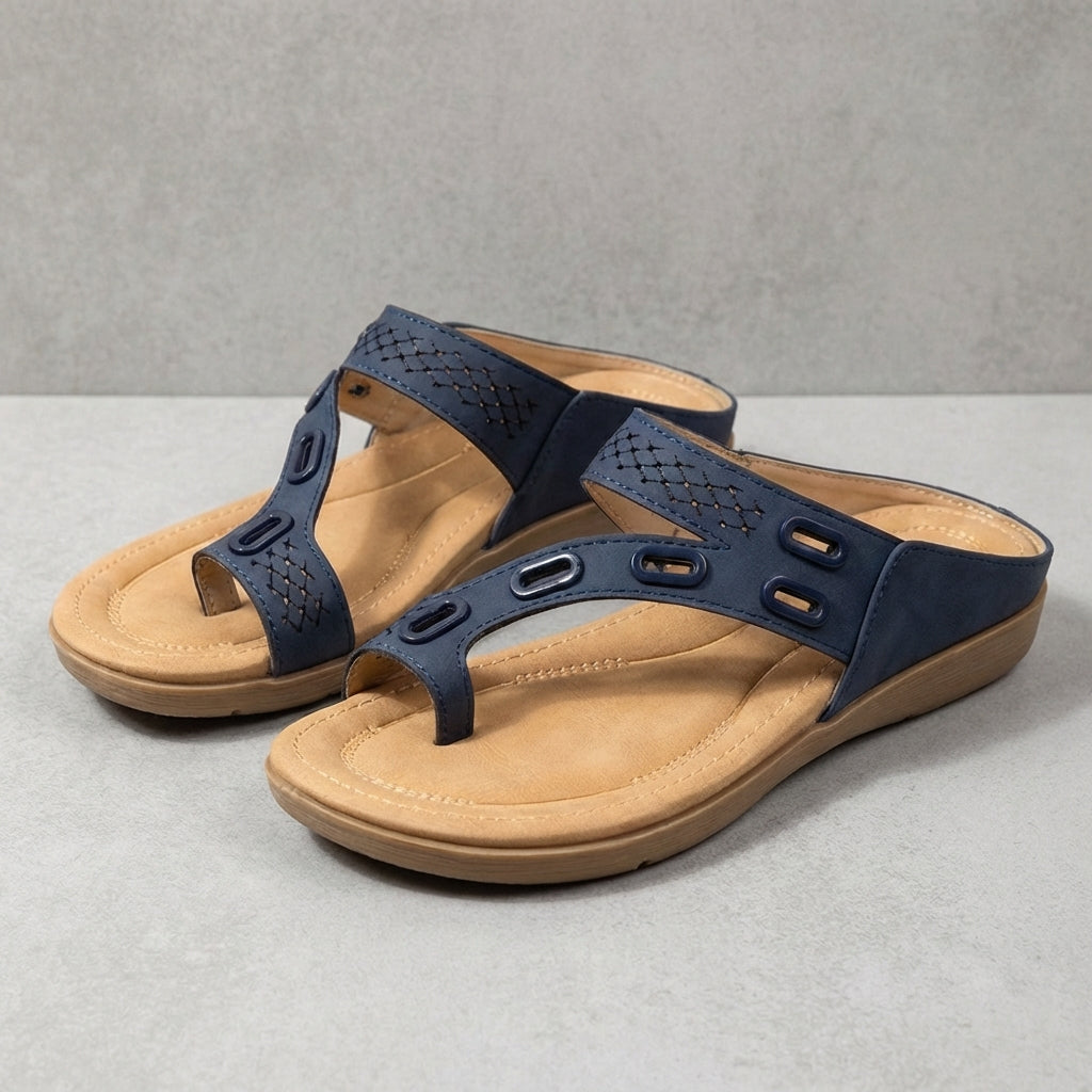 Relaxed Fit Women's Thong Sandals Metallic Accents