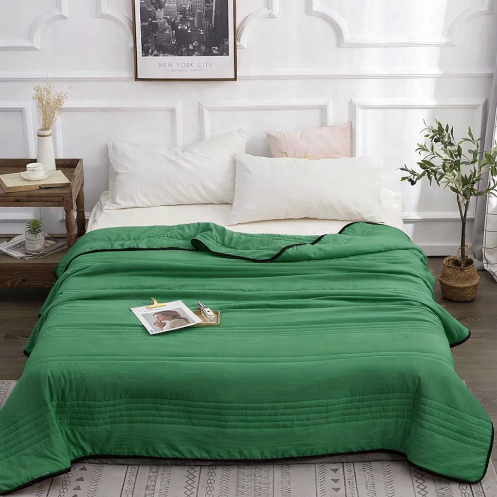 Lightweight Breathable Comforter For Sleepers