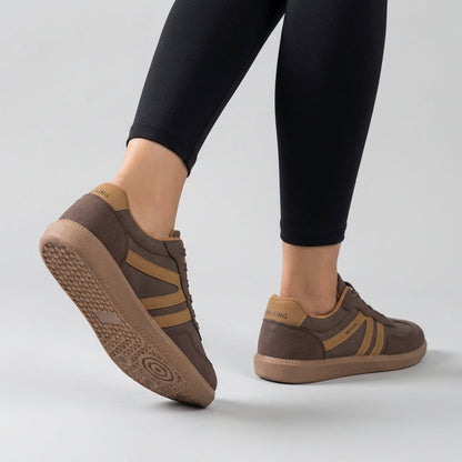Lace Up Sneakers Textured Sole Contrast Stripes