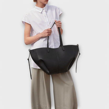 Gunnhild Women's Everyday Tote Bag