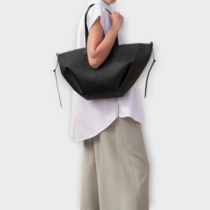 Gunnhild Women's Everyday Tote Bag