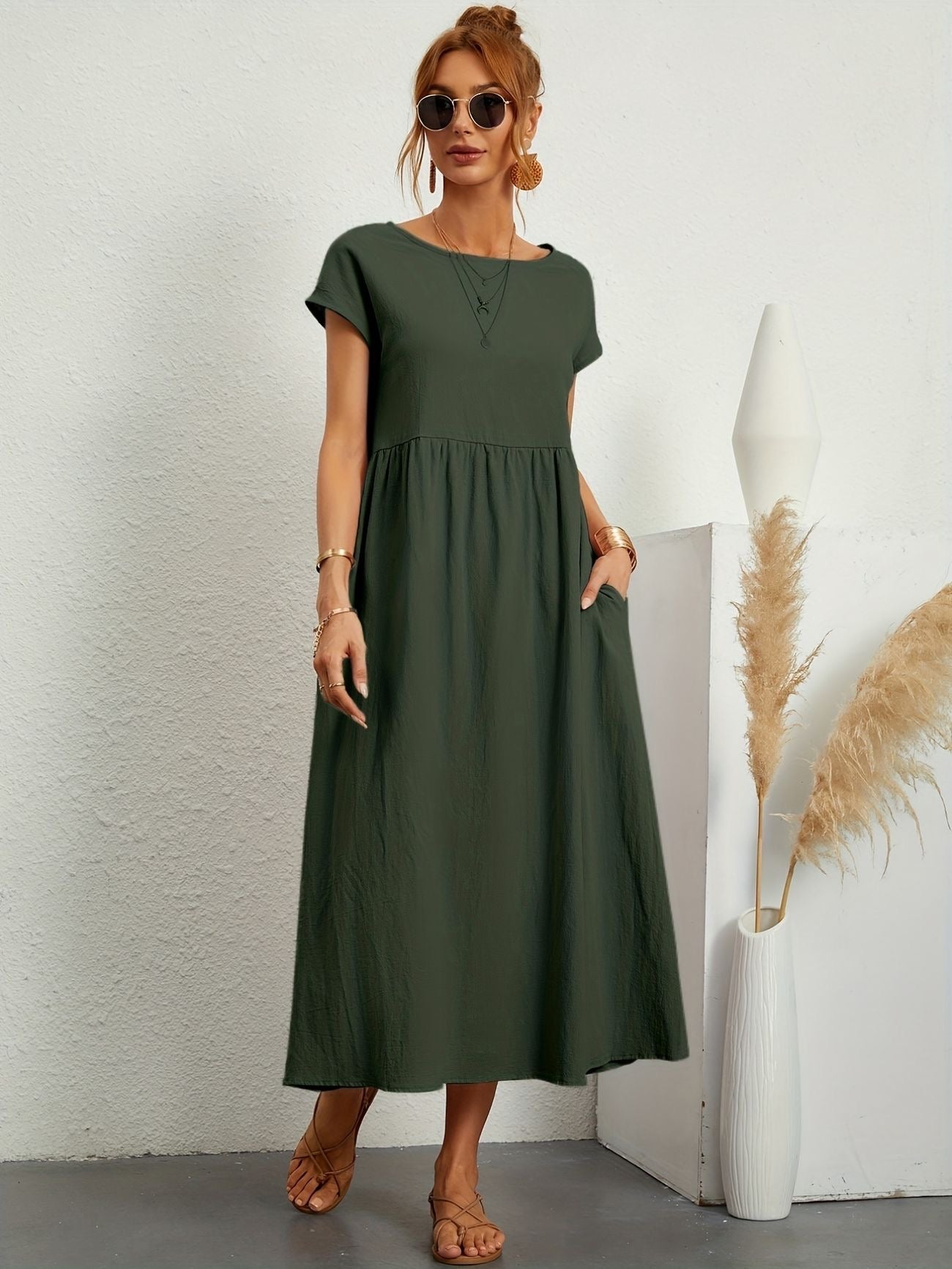 Women's Short Sleeve Round Neck Midi Dress - Vonnera