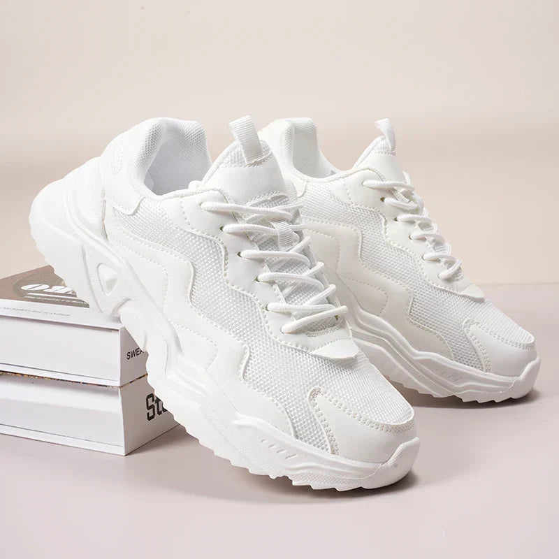 Women's Walking Sneakers - Vonnera