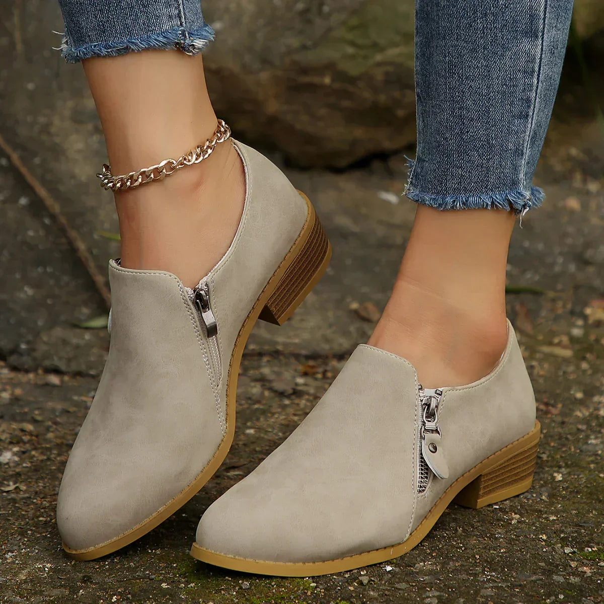 Women's Low Ankle Boots Side Zipper Block Heel - Vonnera