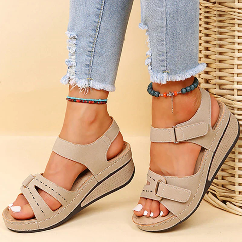 Calyna | Sandals