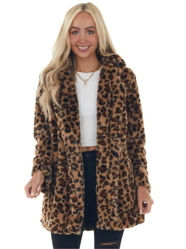 Valona Women's Faux Fur Coat - Vonnera