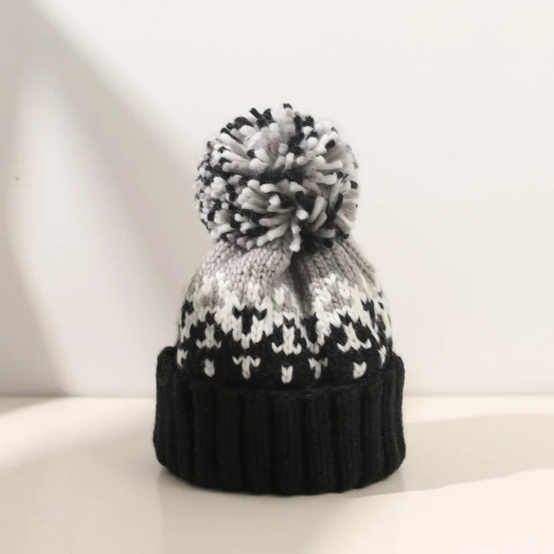 Women's Snowflake Pom Beanie - Vonnera