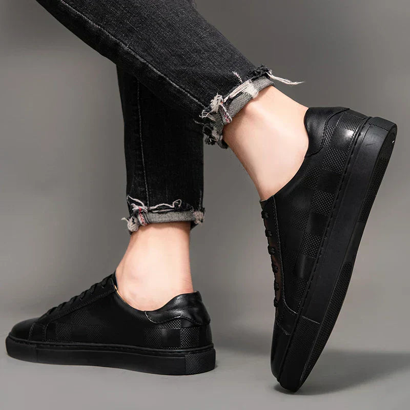 Men's Lace-Up Sneakers Comfortable Low- Black