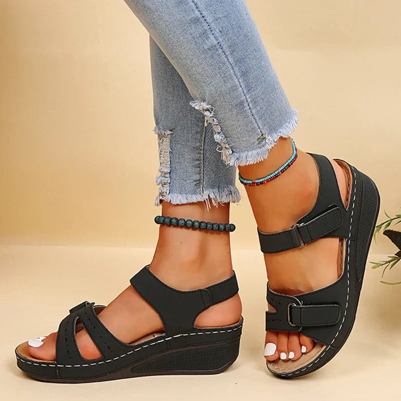 Calyna | Sandals