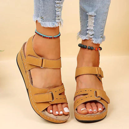Calyna | Sandals