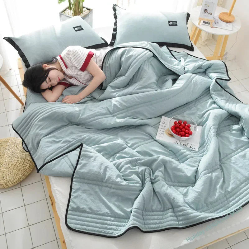 Lightweight Breathable Comforter For Sleepers - Vonnera