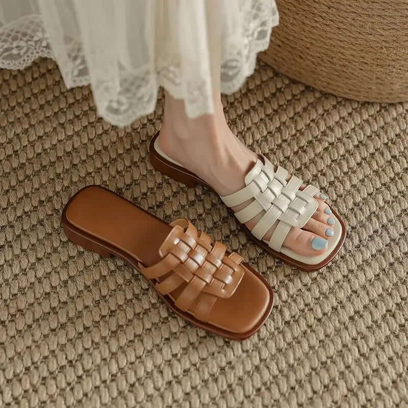 Rory Women's Leather Flat Slides - Vonnera