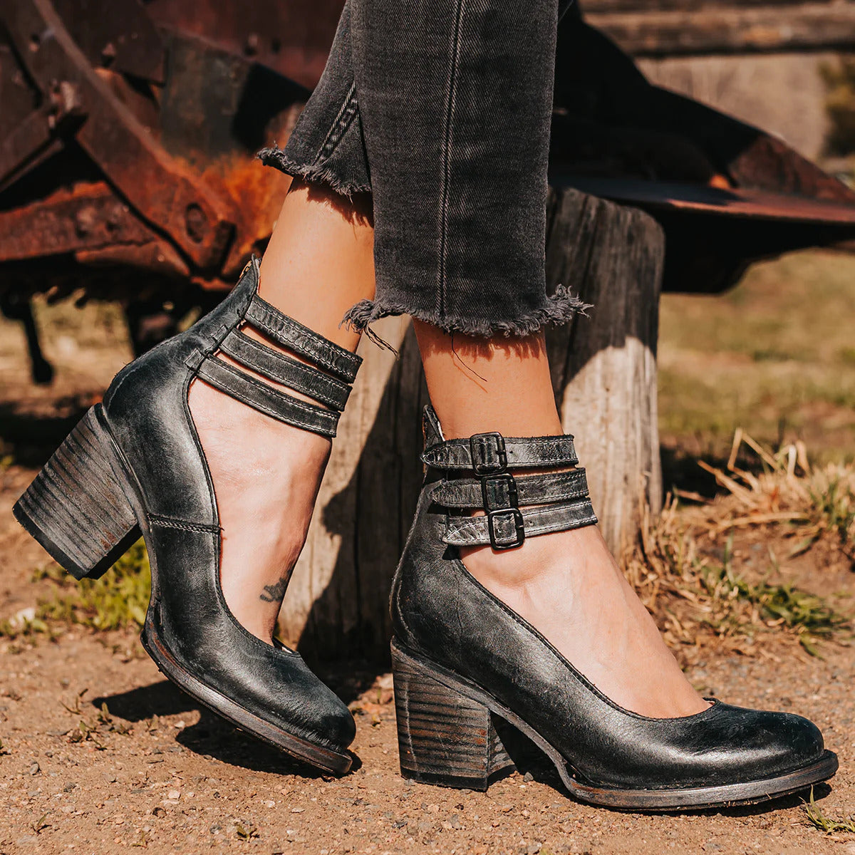 Women's Block Heel Ankle Strap Shoes - Vonnera