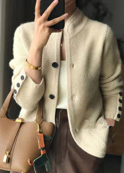 Elegant Women's Cardigan With Buttons - Vonnera