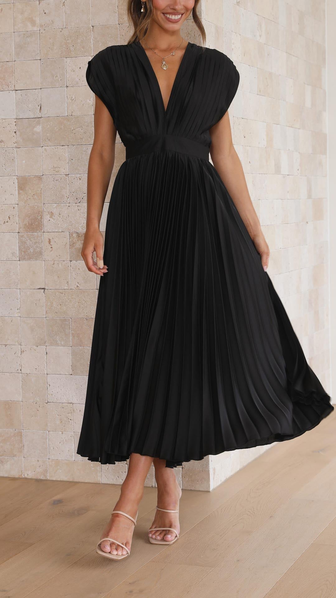 Women's V-Neck Pleated Maxi Dress