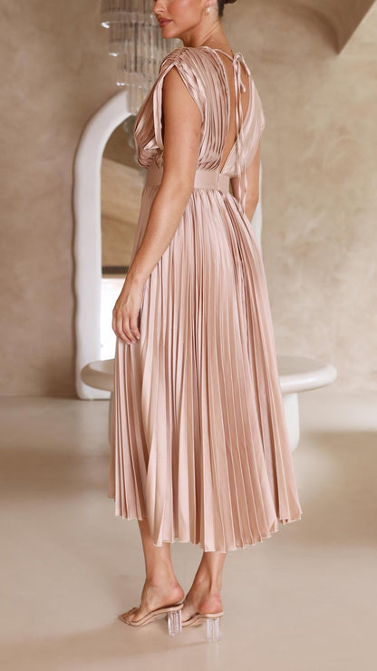 Elegant Pleated Maxi Dress - Stylish & Comfortable