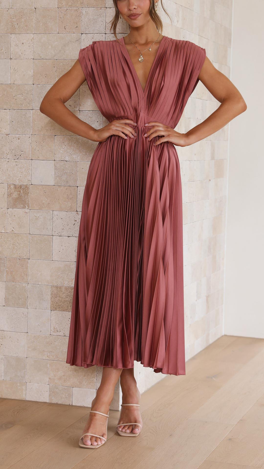 Women's Pleated Maxi Dress - Vonnera