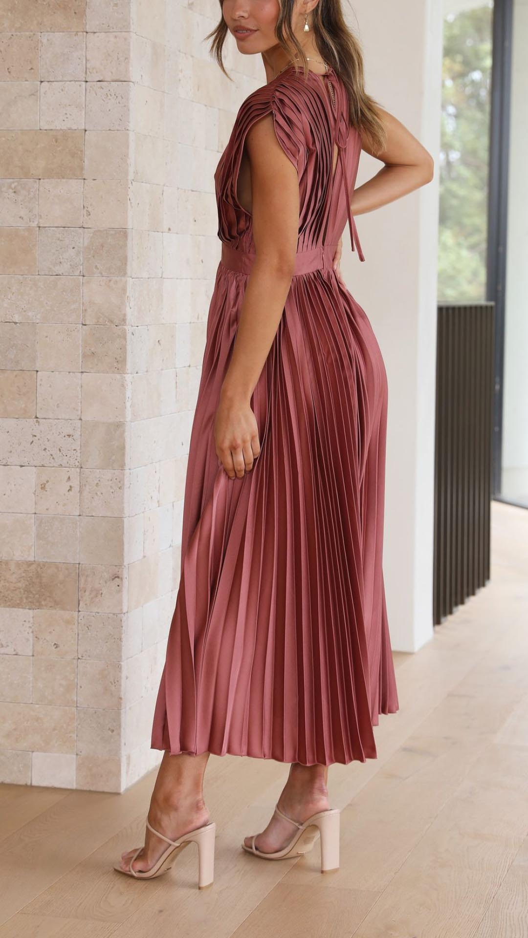 Women's V-Neck Pleated Maxi Dress
