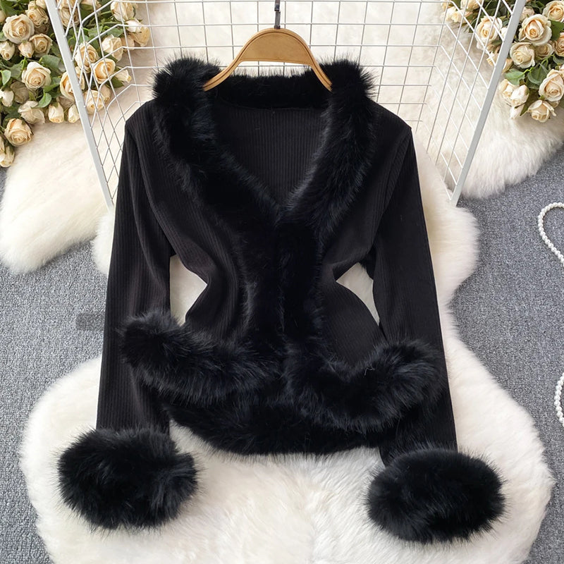 Women's Ribbed Knit Faux Fur Trim - Vonnera