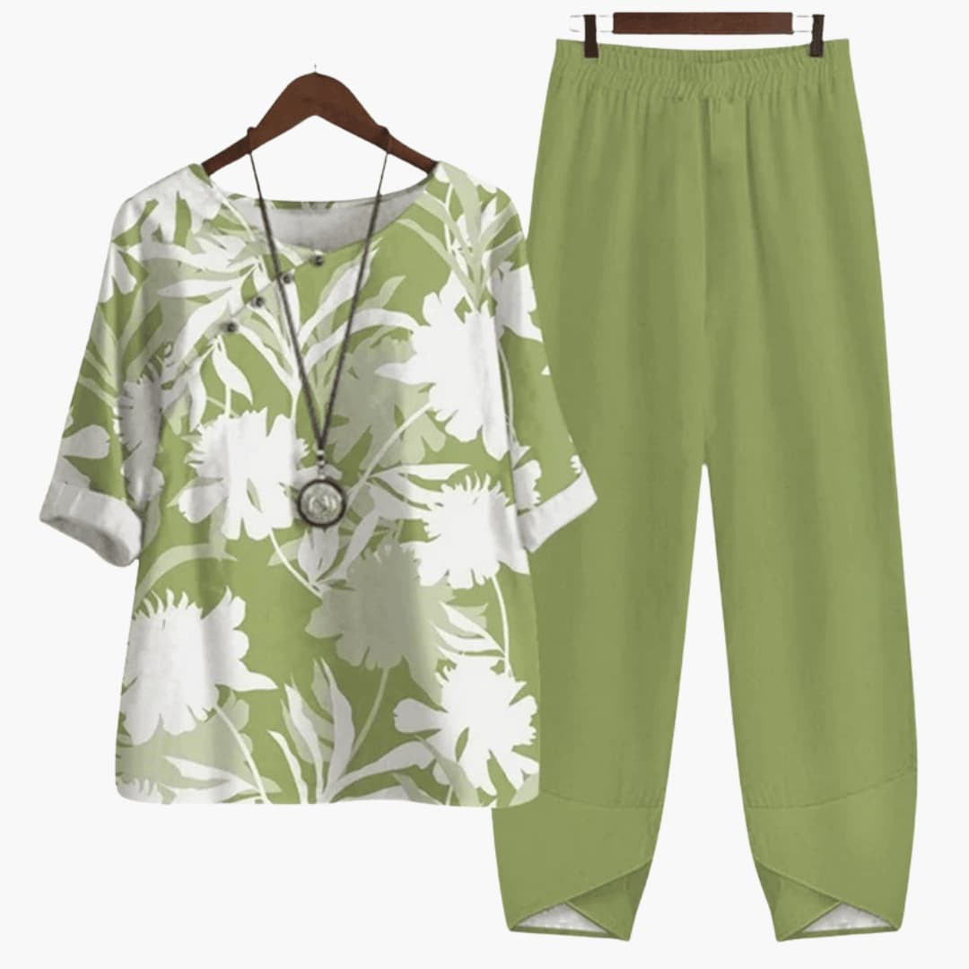 Women's Floral Two Piece Summer Set Short Sleeve Straight Pants - Vonnera