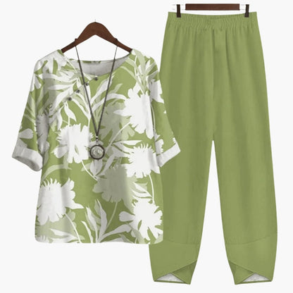 Women's Floral Two Piece Summer Set Short Sleeve Straight Pants - Vonnera