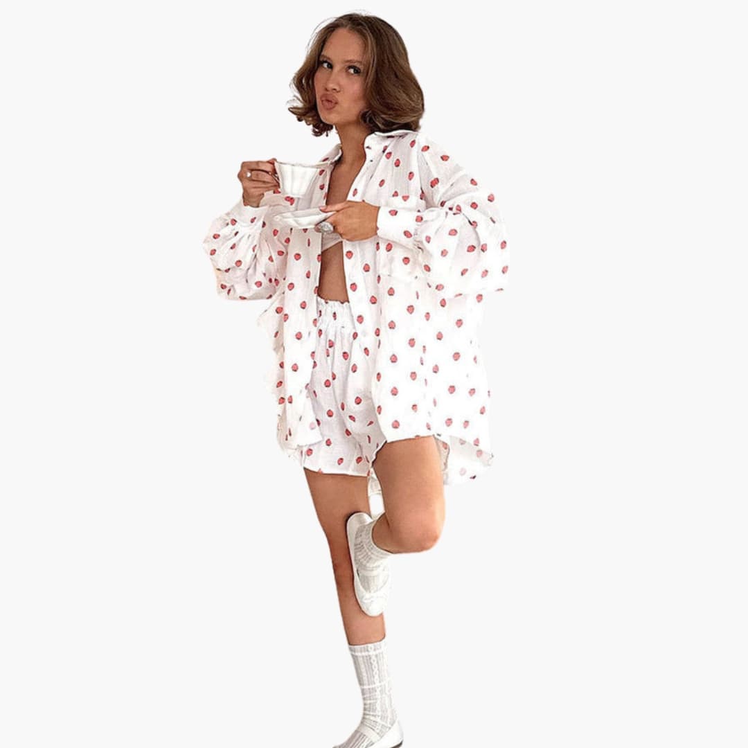 Women's Heart Print Two Piece And Shorts Set - Vonnera