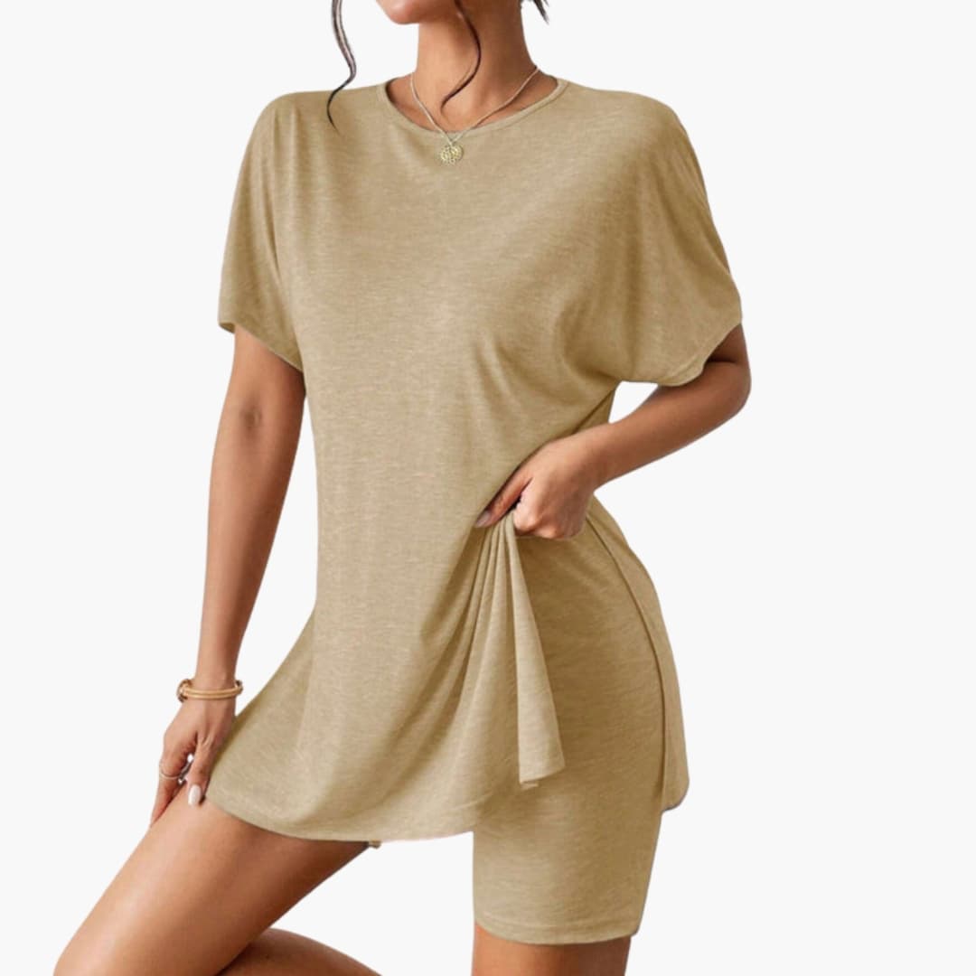 Women's Two-Piece T-Shirt Shorts Set - Vonnera