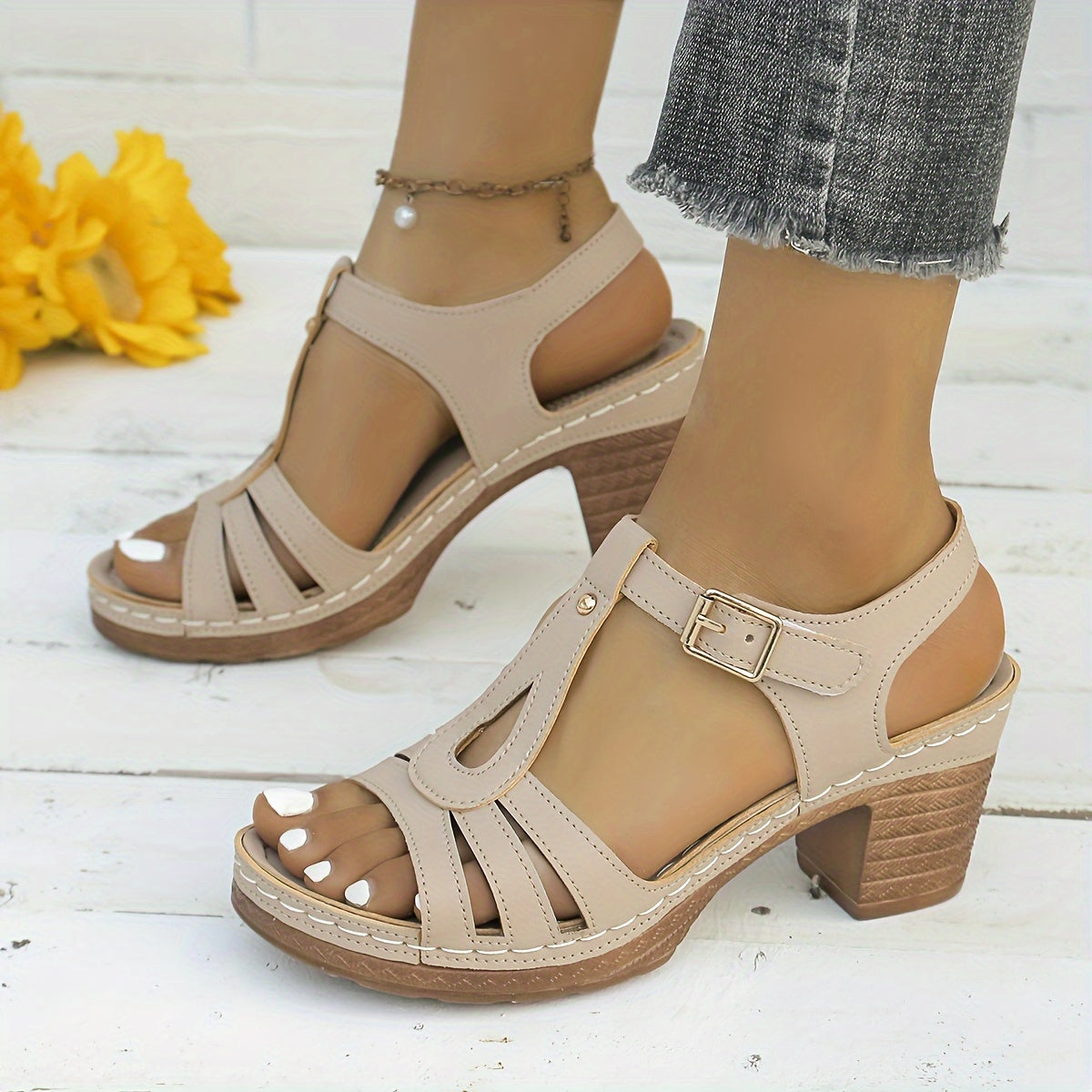 Zuri | Women's Cushioned Adjustable Buckle Sandals
