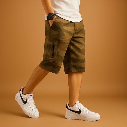 Men’s camouflage cargo shorts with multiple pockets, ideal for hiking, camping, and everyday outdoor wear.