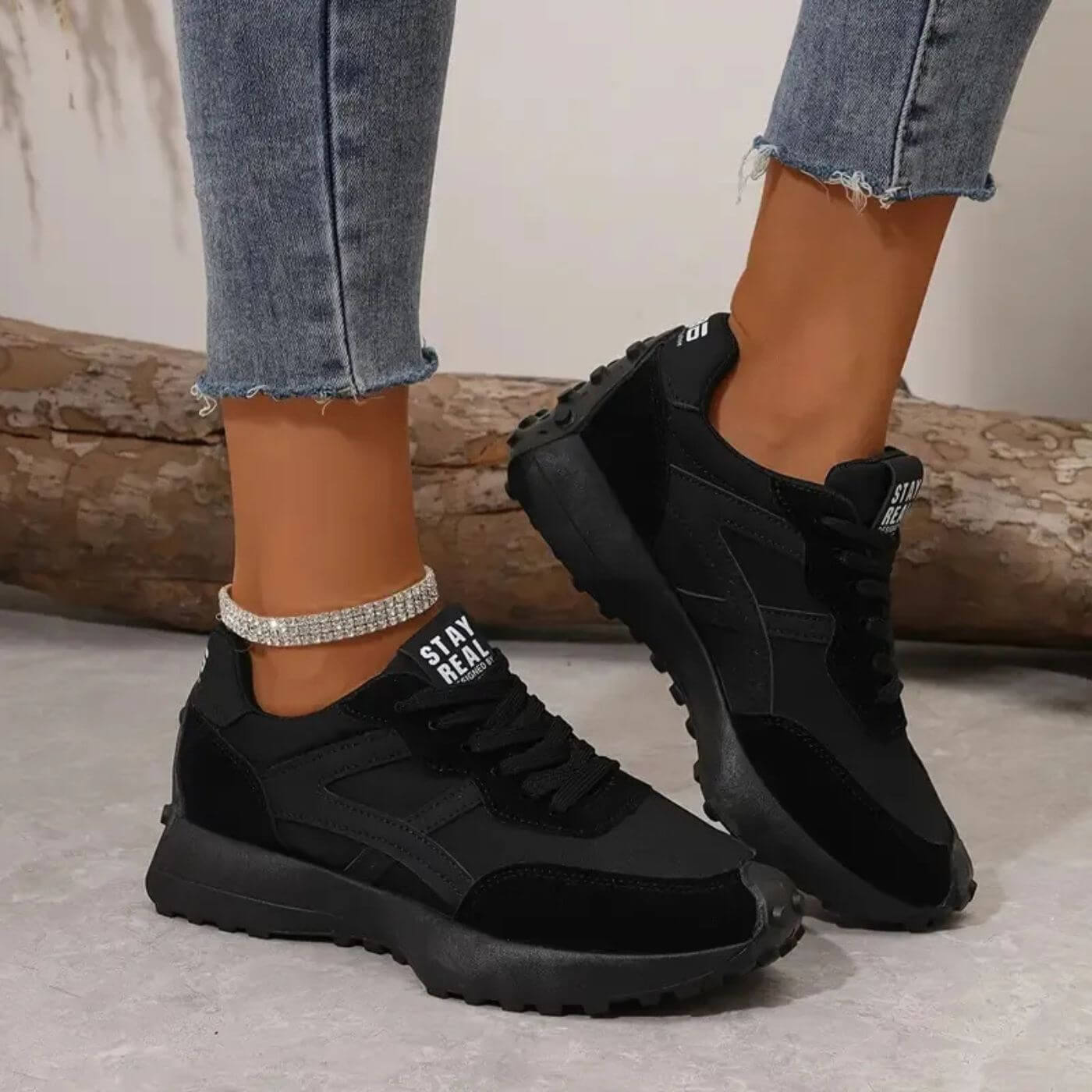Women's Retro Runner Sneakers Lace-Up Casual Shoes - Vonnera