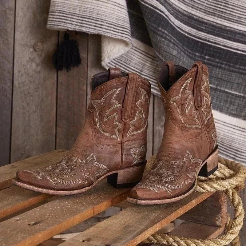 Women's Embroidered Ankle Cowboy Boots - Vonnera