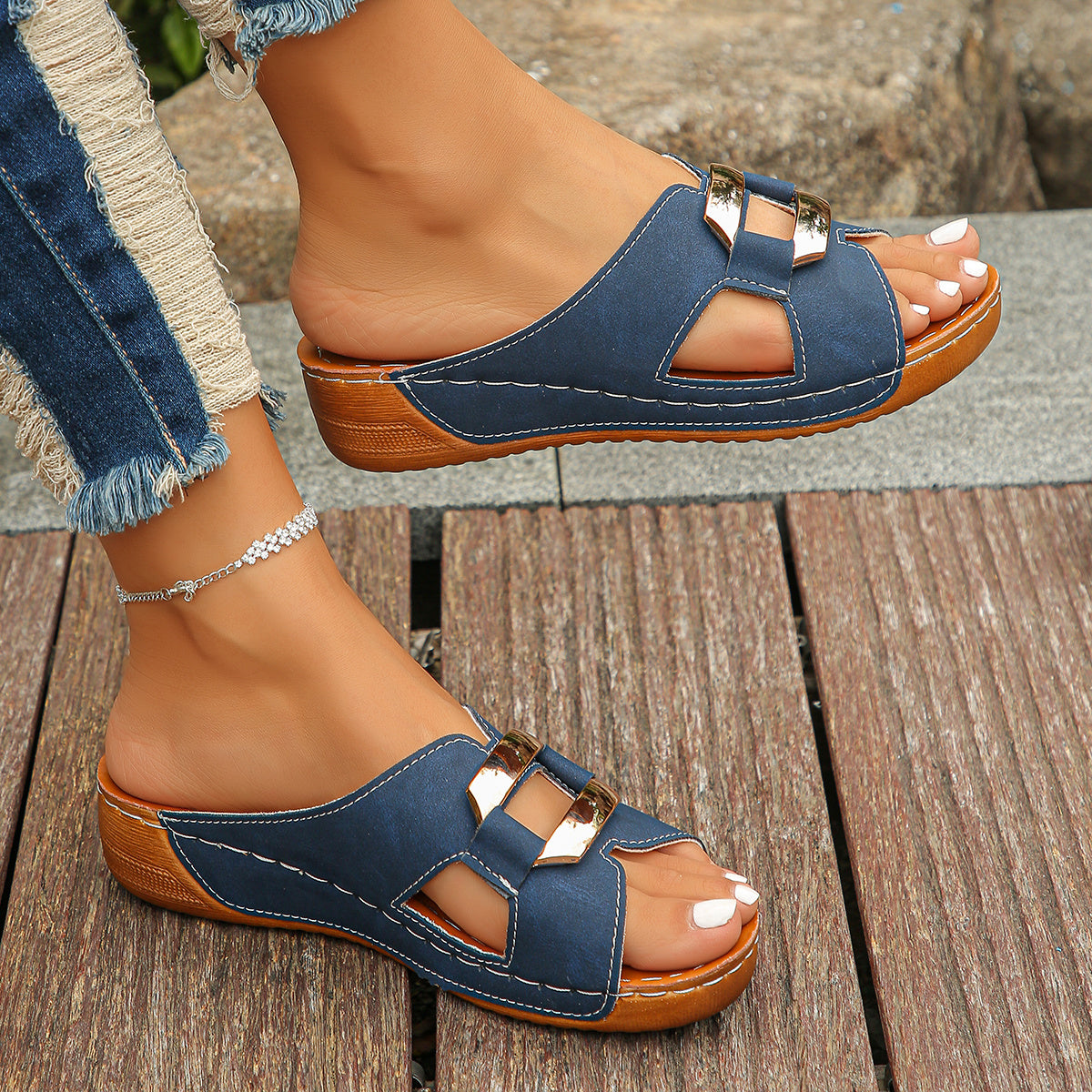 Everly Women's Cushioned Sandals Adjustable Buckle
