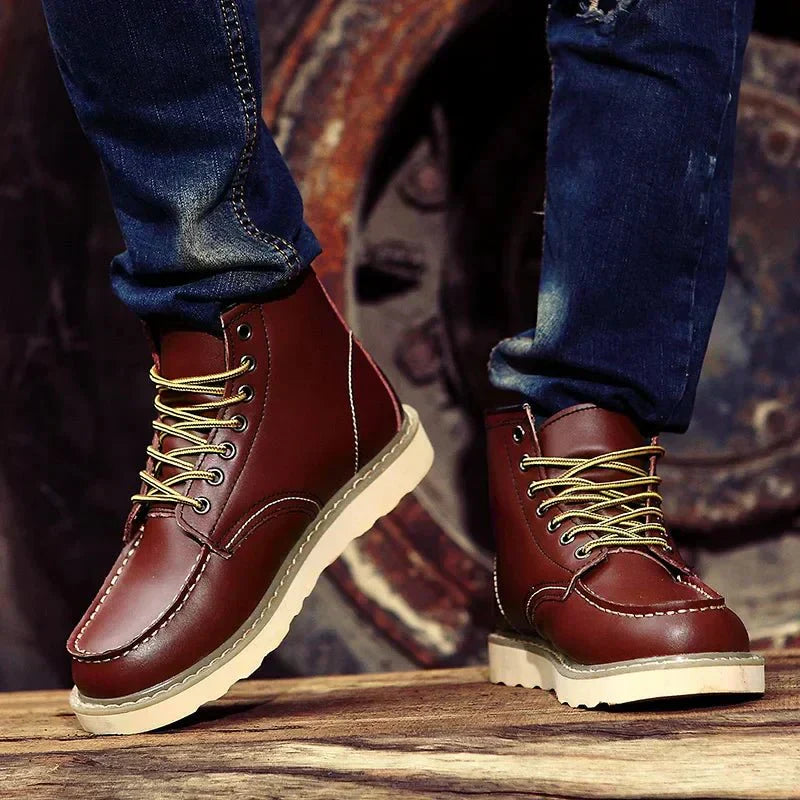 Men's Lace-Up Moc Toe Boots Rugged Sole Brown