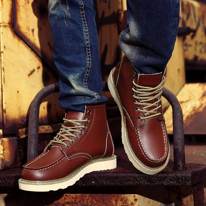Men's Lace-Up Moc Toe Boots Rugged Sole Brown